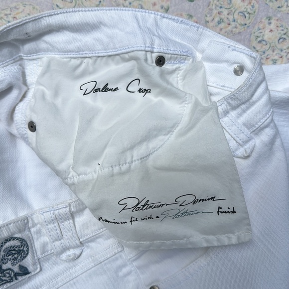 Chicos Platinum Darlene Crop pant white with navy embroidery details Size 1.5 - Picture 5 of 12